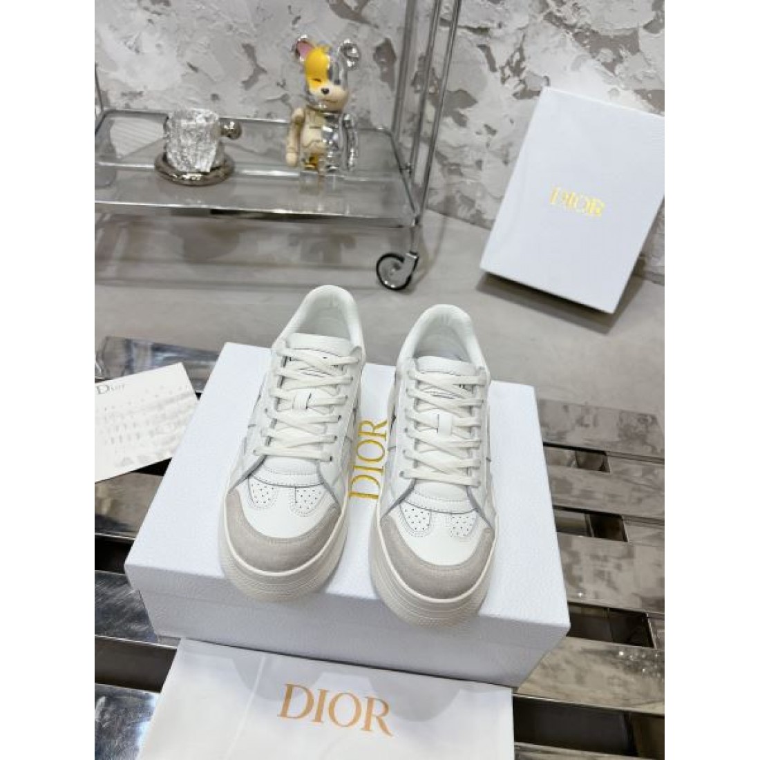 スタイリッシュで快適な DIOR ディオール コピー カジュアルシューズ を今すぐ体感