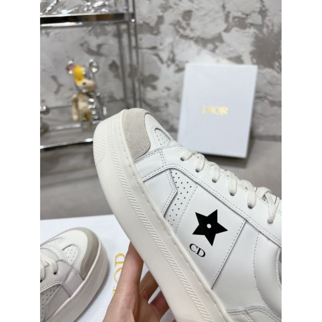 スタイリッシュで快適な DIOR ディオール コピー カジュアルシューズ を今すぐ体感