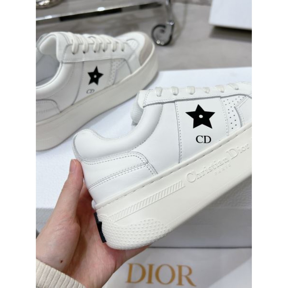 スタイリッシュで快適な DIOR ディオール コピー カジュアルシューズ を今すぐ体感