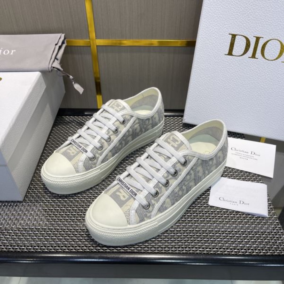 デイリー使いに実用性抜群 DIOR ディオール コピー レディース用 カジュアルシューズ 大注目の新作