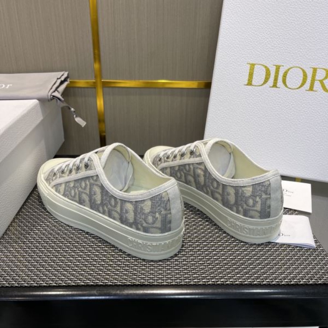 デイリー使いに実用性抜群 DIOR ディオール コピー レディース用 カジュアルシューズ 大注目の新作