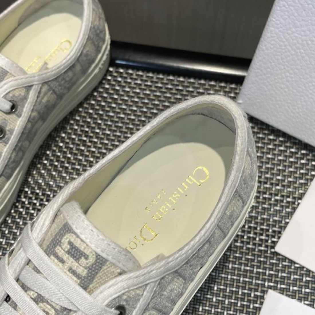 デイリー使いに実用性抜群 DIOR ディオール コピー レディース用 カジュアルシューズ 大注目の新作