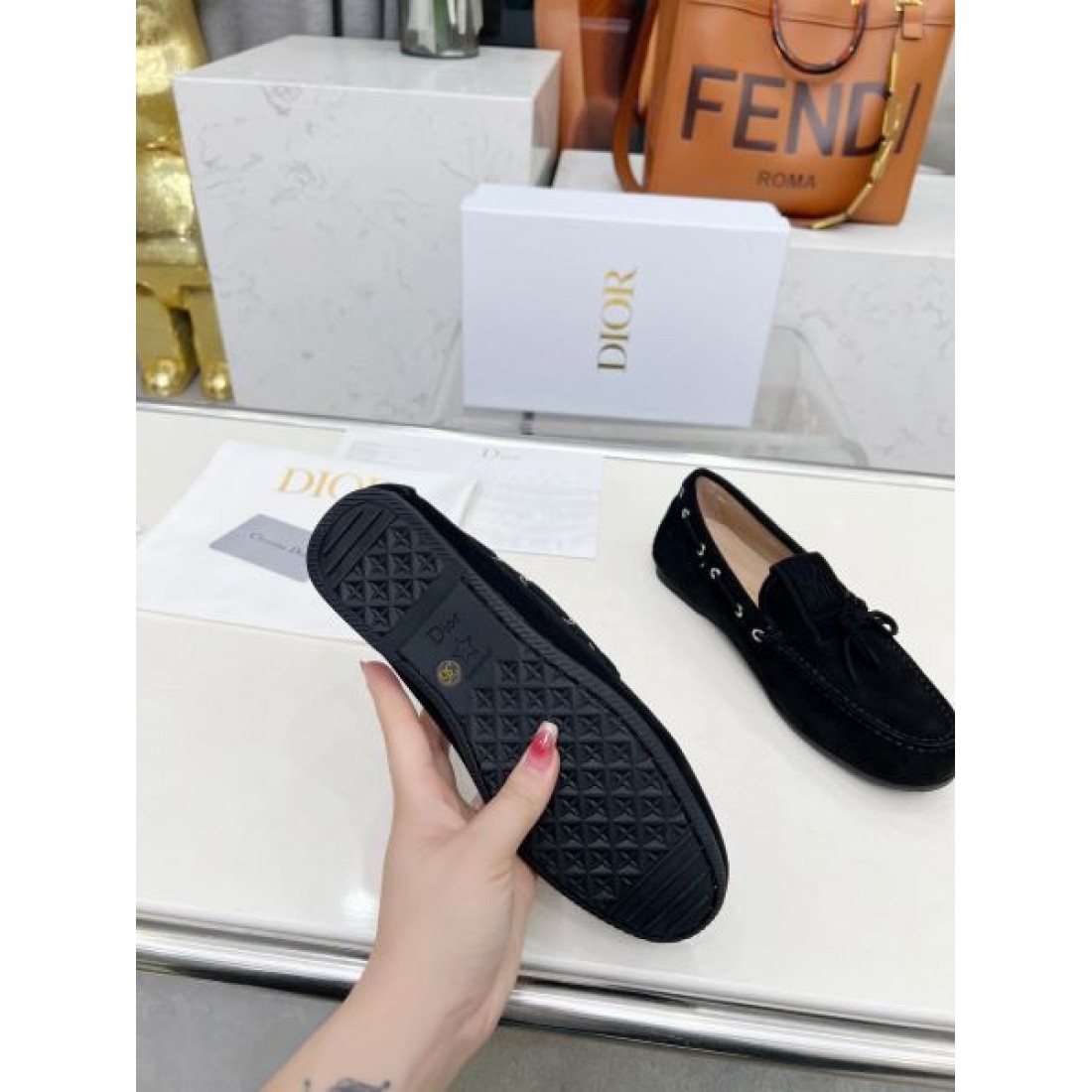 この夏を彩る DIOR ディオール コピー レディース用 カジュアルシューズ 引き続き注目のスタイル