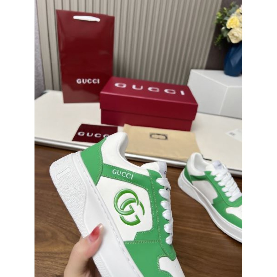 夏に映えるアイテム GUCCI グッチ コピー レディース用 カジュアルシューズ 秋冬マストアイテム