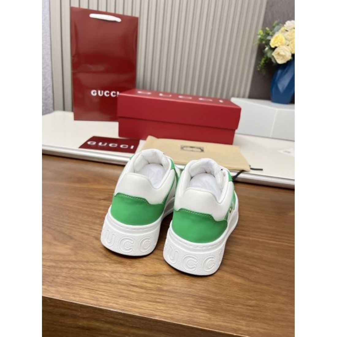 夏に映えるアイテム GUCCI グッチ コピー レディース用 カジュアルシューズ 秋冬マストアイテム