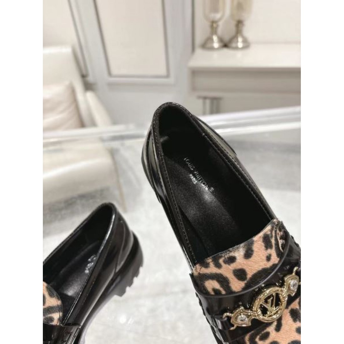 見逃し厳禁 LOUIS VUITTON ルイヴィトン コピー レディース用 カジュアルシューズ 迷わずゲット