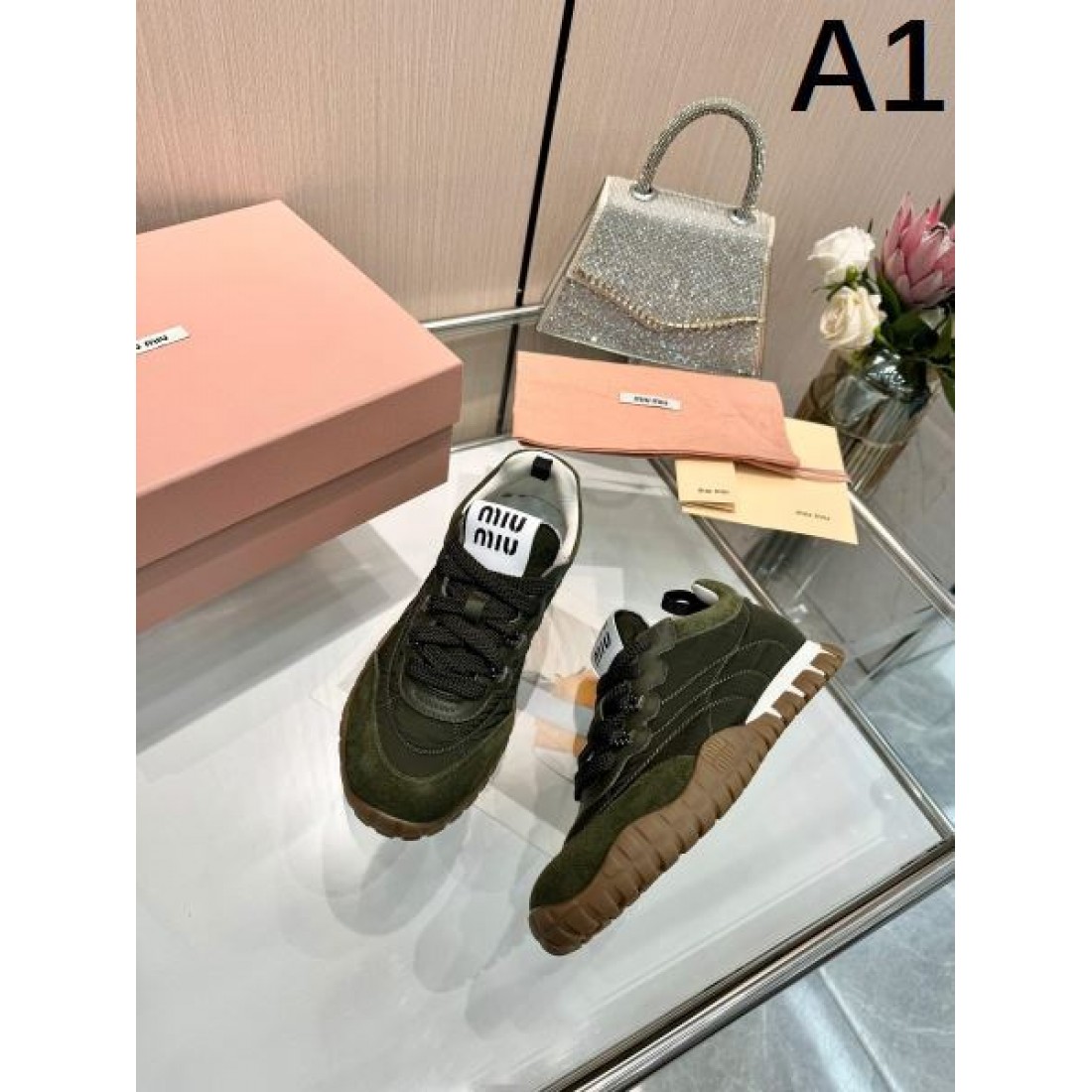 旬コーデに最適 MIU MIU ミュウミュウ コピー レディース用 カジュアルシューズ オールシーズン活躍