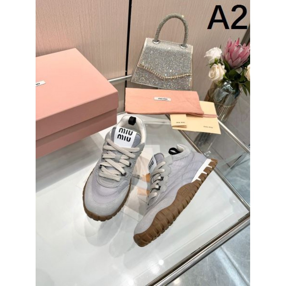 旬コーデに最適 MIU MIU ミュウミュウ コピー レディース用 カジュアルシューズ オールシーズン活躍