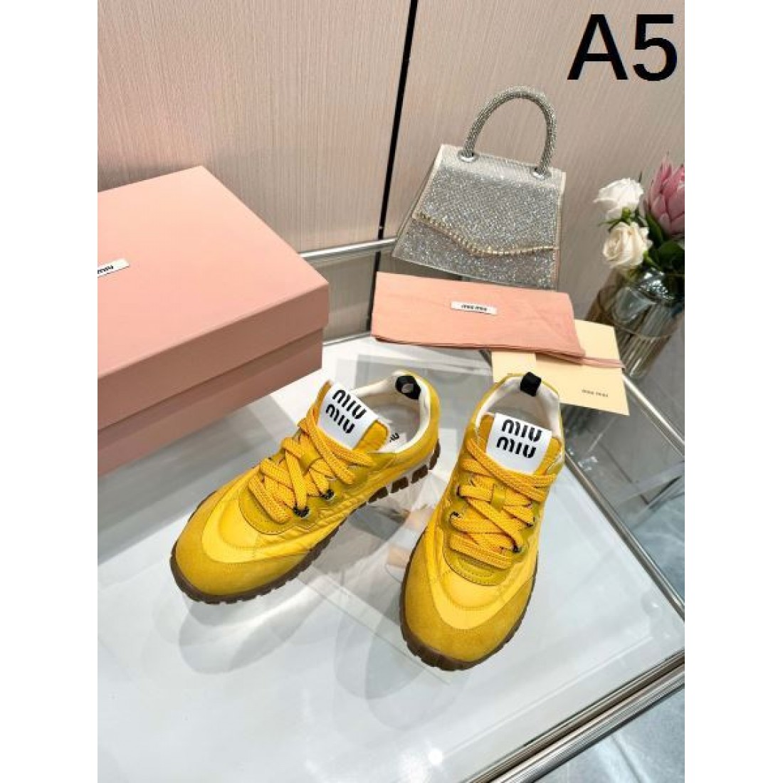 旬コーデに最適 MIU MIU ミュウミュウ コピー レディース用 カジュアルシューズ オールシーズン活躍