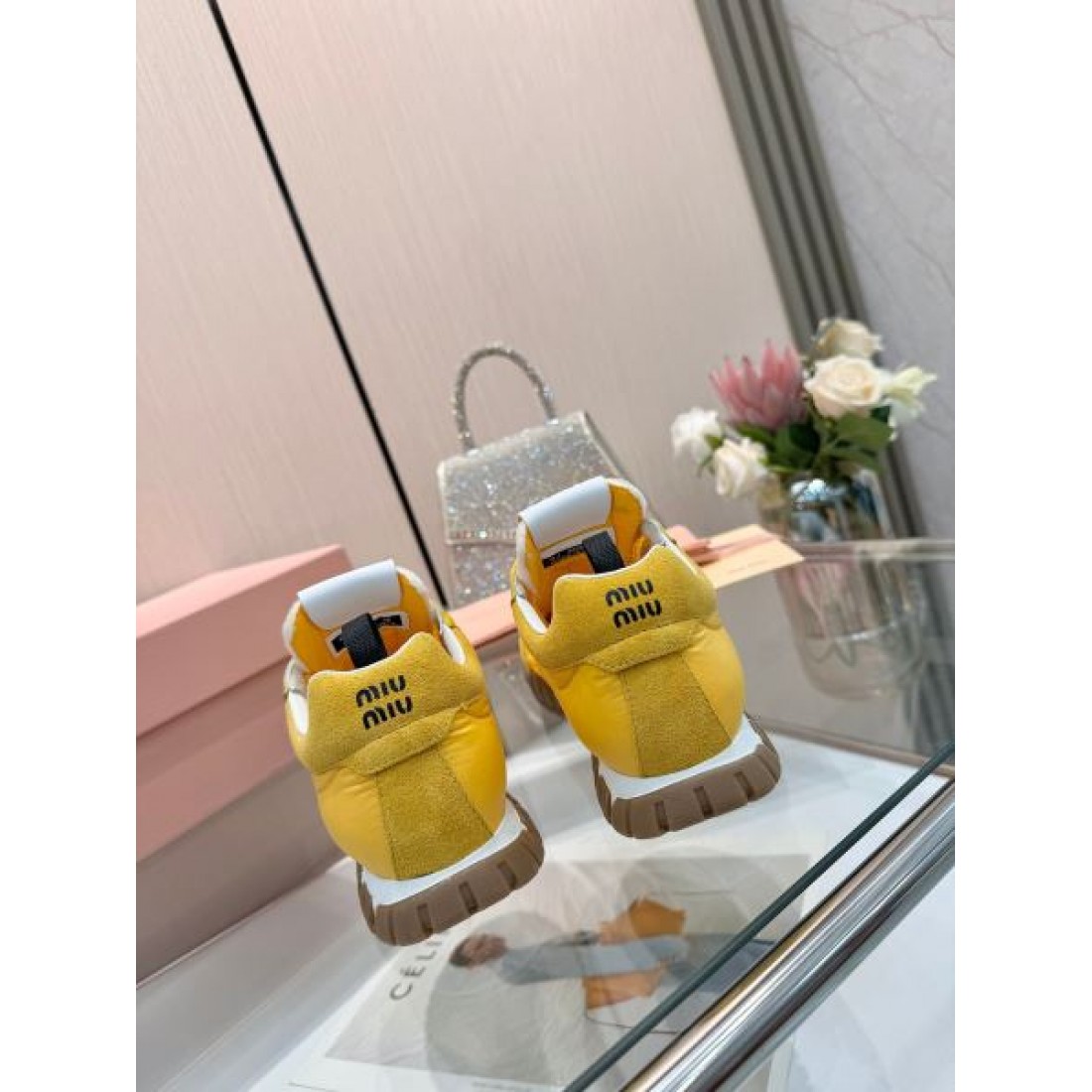 旬コーデに最適 MIU MIU ミュウミュウ コピー レディース用 カジュアルシューズ オールシーズン活躍
