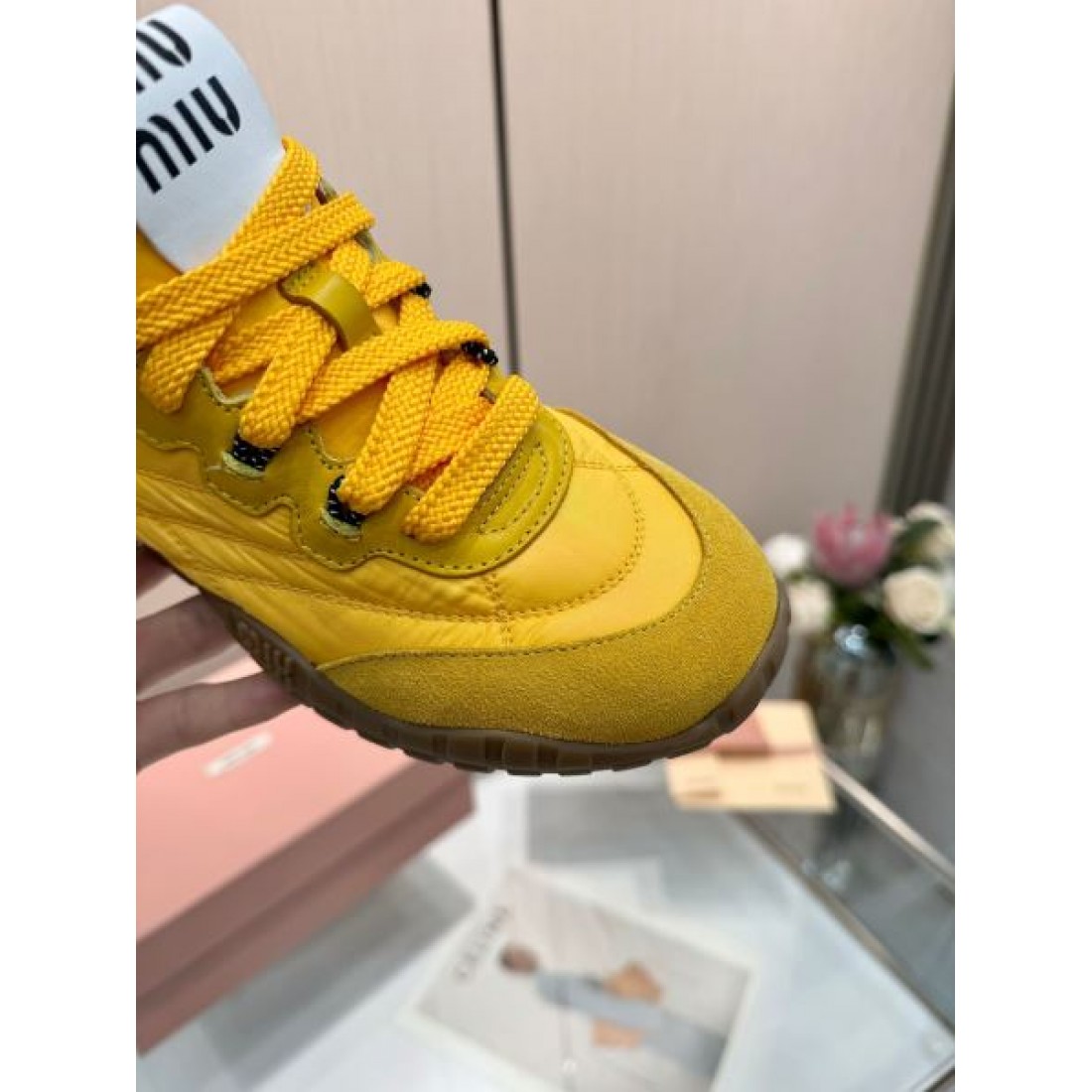 旬コーデに最適 MIU MIU ミュウミュウ コピー レディース用 カジュアルシューズ オールシーズン活躍