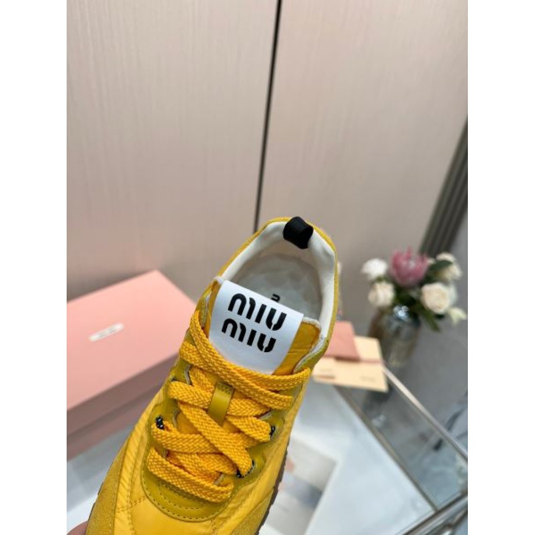旬コーデに最適 MIU MIU ミュウミュウ コピー レディース用 カジュアルシューズ オールシーズン活躍
