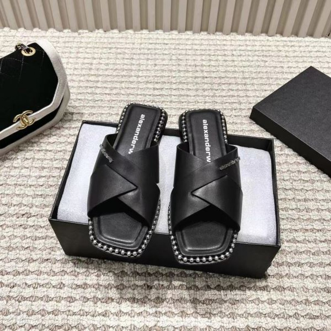  洗練された都会感 ALEXANDER WANG アレキサンダーワン コピー サンダル クールな印象