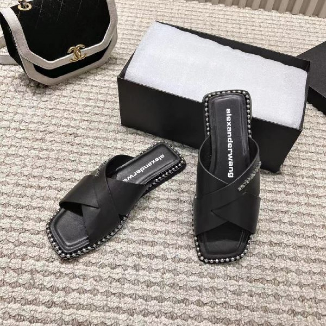  洗練された都会感 ALEXANDER WANG アレキサンダーワン コピー サンダル クールな印象