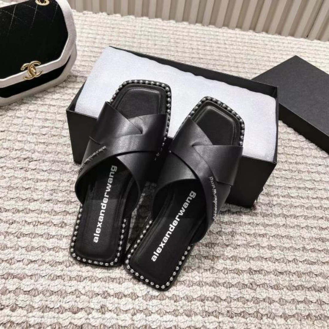  洗練された都会感 ALEXANDER WANG アレキサンダーワン コピー サンダル クールな印象