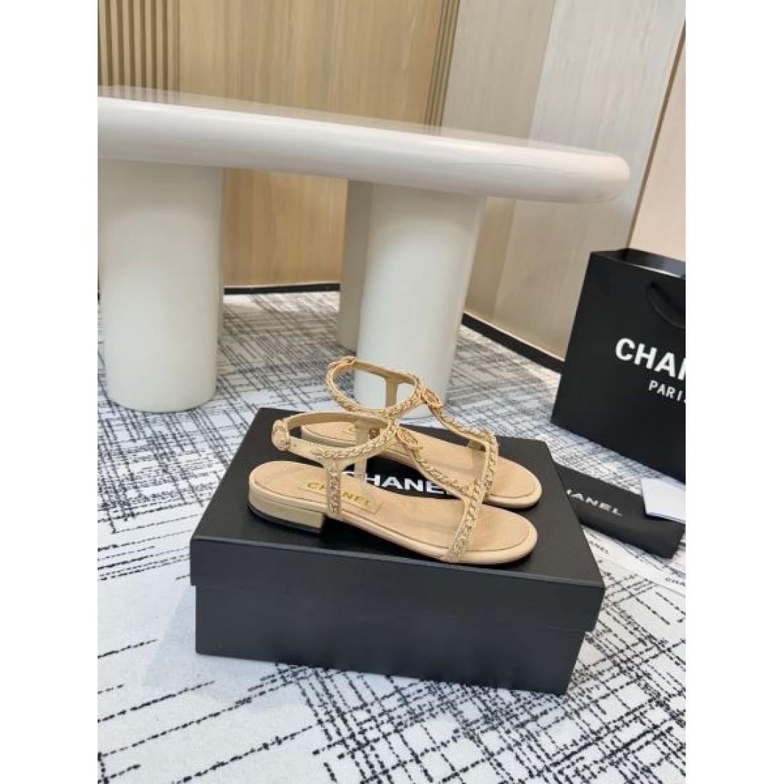 スタイリッシュなスタイル CHANEL シャネル コピー レディースサンダル 一瞬で華やぐ