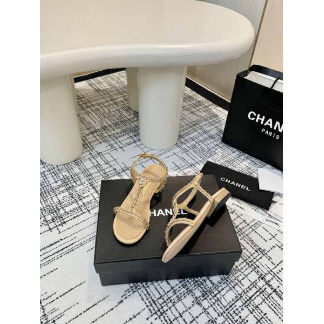 スタイリッシュなスタイル CHANEL シャネル コピー レディースサンダル 一瞬で華やぐ