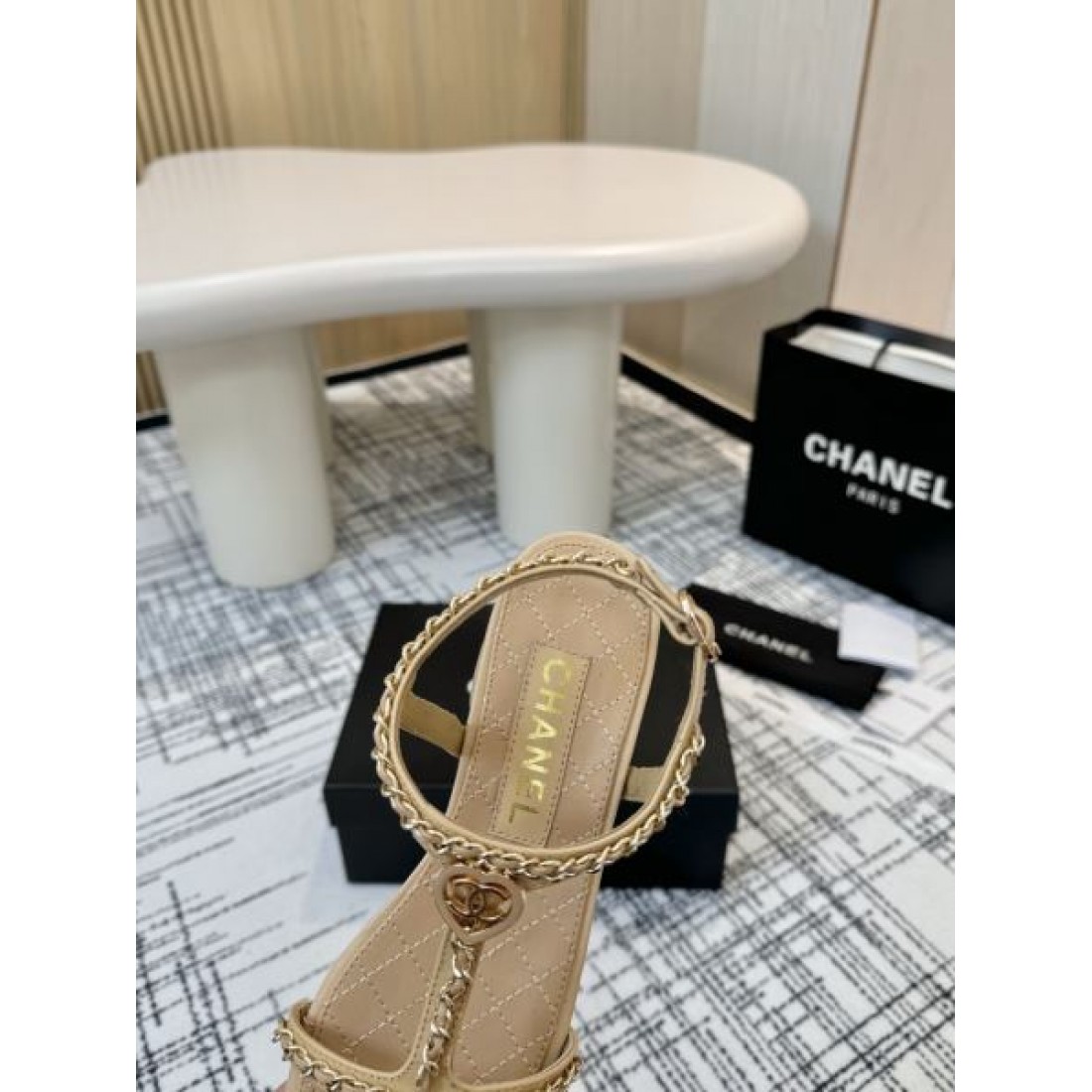 スタイリッシュなスタイル CHANEL シャネル コピー レディースサンダル 一瞬で華やぐ