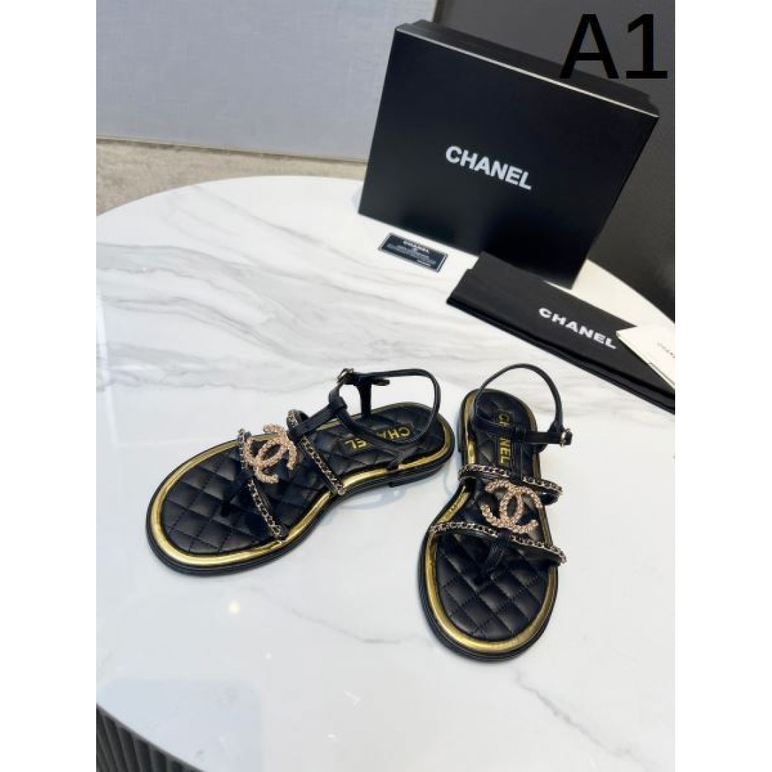 自分へのご褒美に CHANEL シャネル コピー レディースサンダル ギフトにも最適