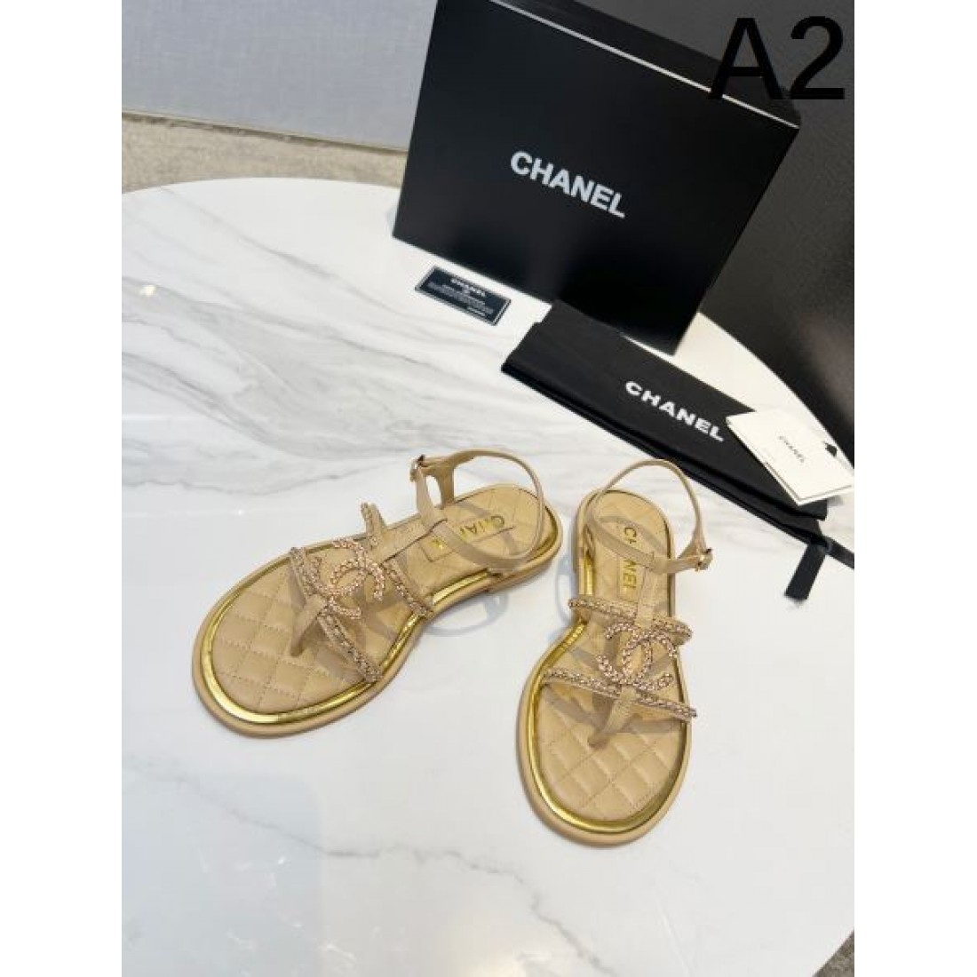 自分へのご褒美に CHANEL シャネル コピー レディースサンダル ギフトにも最適