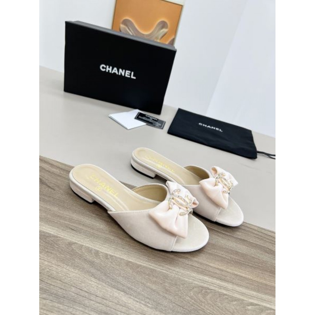 旬コーデに最適 CHANEL シャネル コピー レディースサンダル オールシーズン活躍