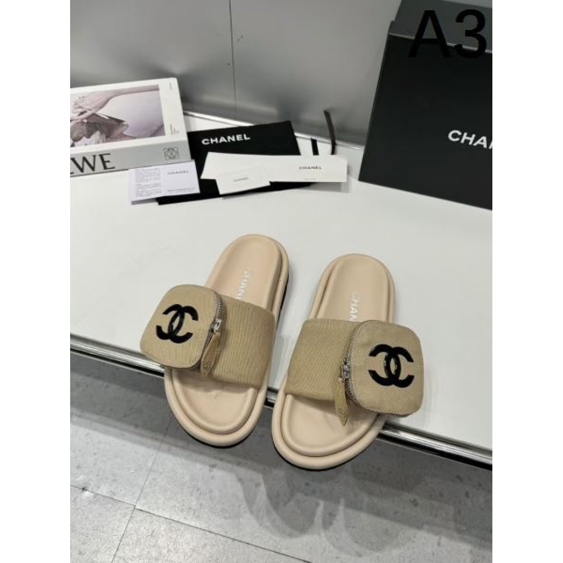 上品でエフォートレスな魅力CHANEL シャネル コピー サンダル 洗練された一足
