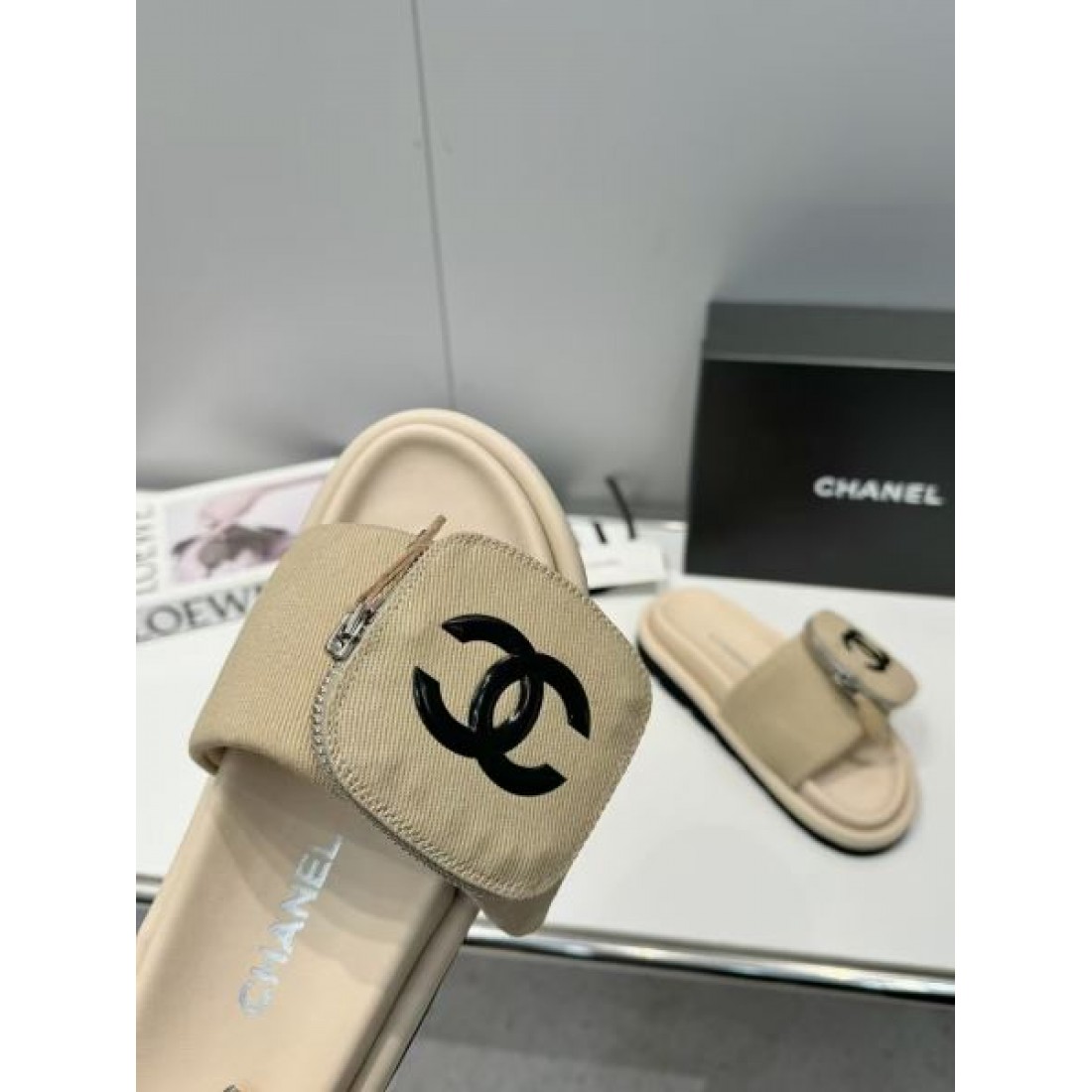 上品でエフォートレスな魅力CHANEL シャネル コピー サンダル 洗練された一足