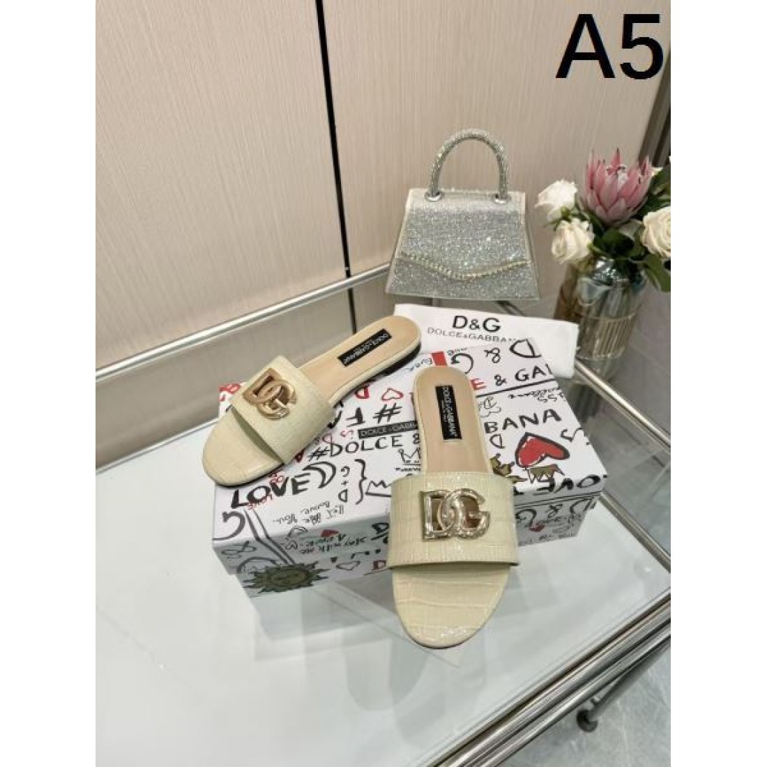 魅惑の存在感 DOLCE＆GABBANA ドルチェ＆ガッバーナ コピー サンダル 華やかで