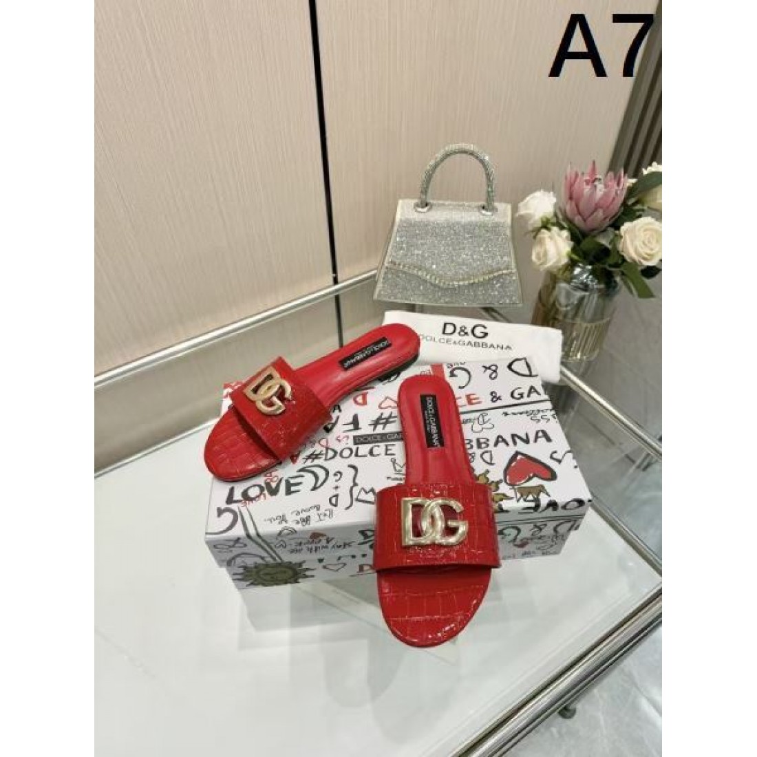魅惑の存在感 DOLCE＆GABBANA ドルチェ＆ガッバーナ コピー サンダル 華やかで