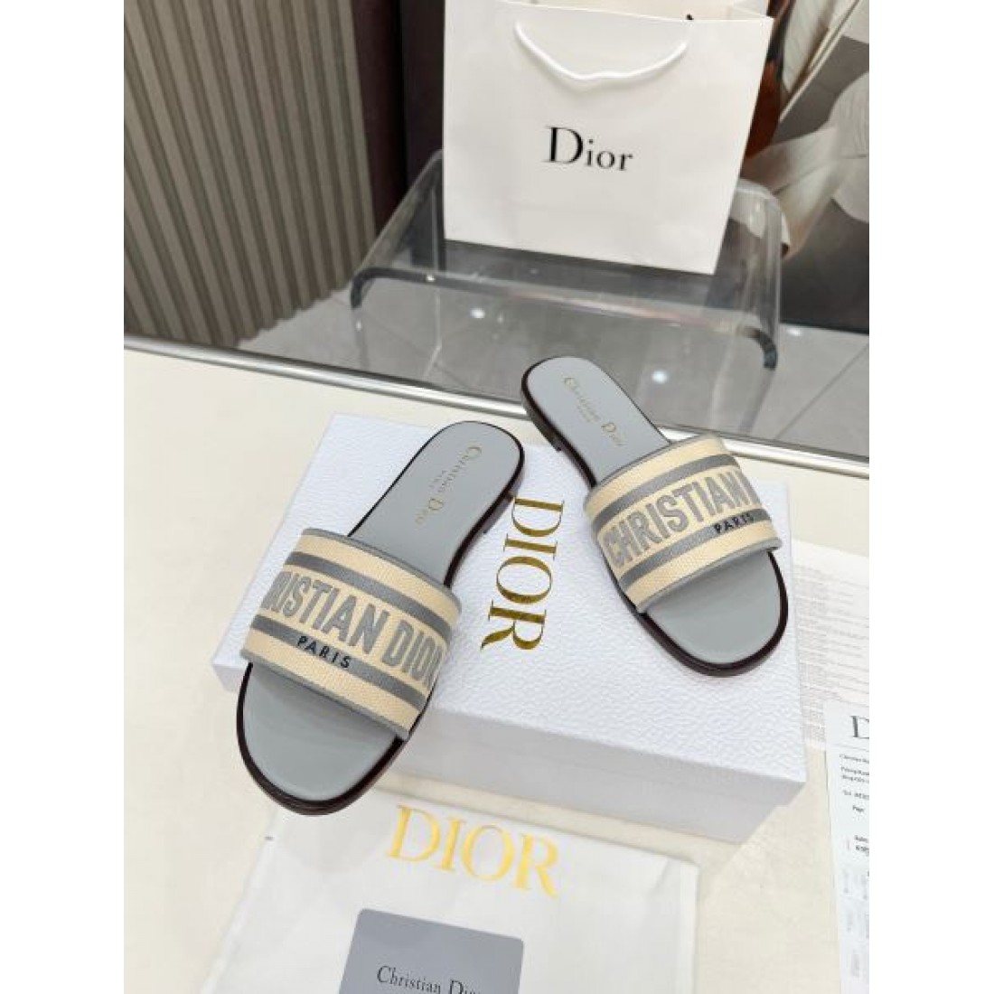 DIOR ディオール コピー サンダル柔らかな履き心地が魅力