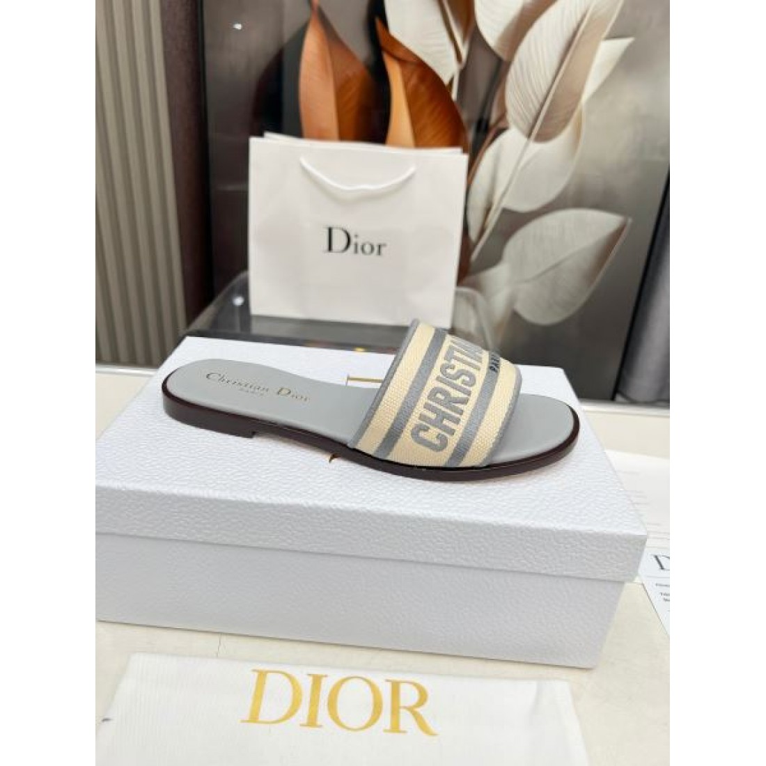 DIOR ディオール コピー サンダル柔らかな履き心地が魅力