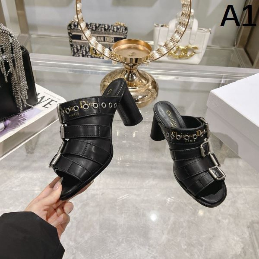 可憐で優雅な雰囲気漂うディオール コピー サンダル DIOR