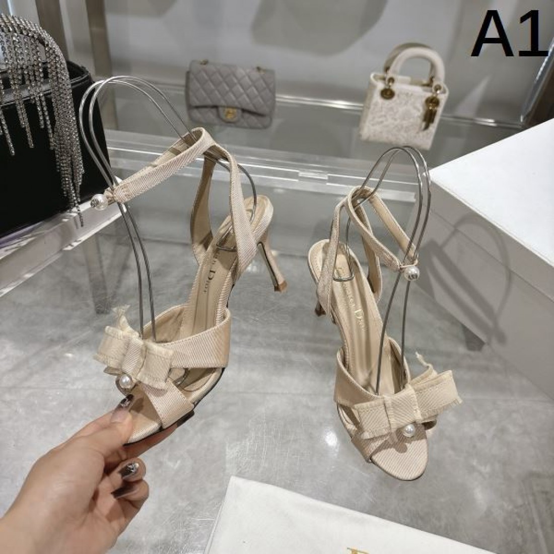 軽やかでナチュラルな印象 DIOR ディオール コピー サンダル