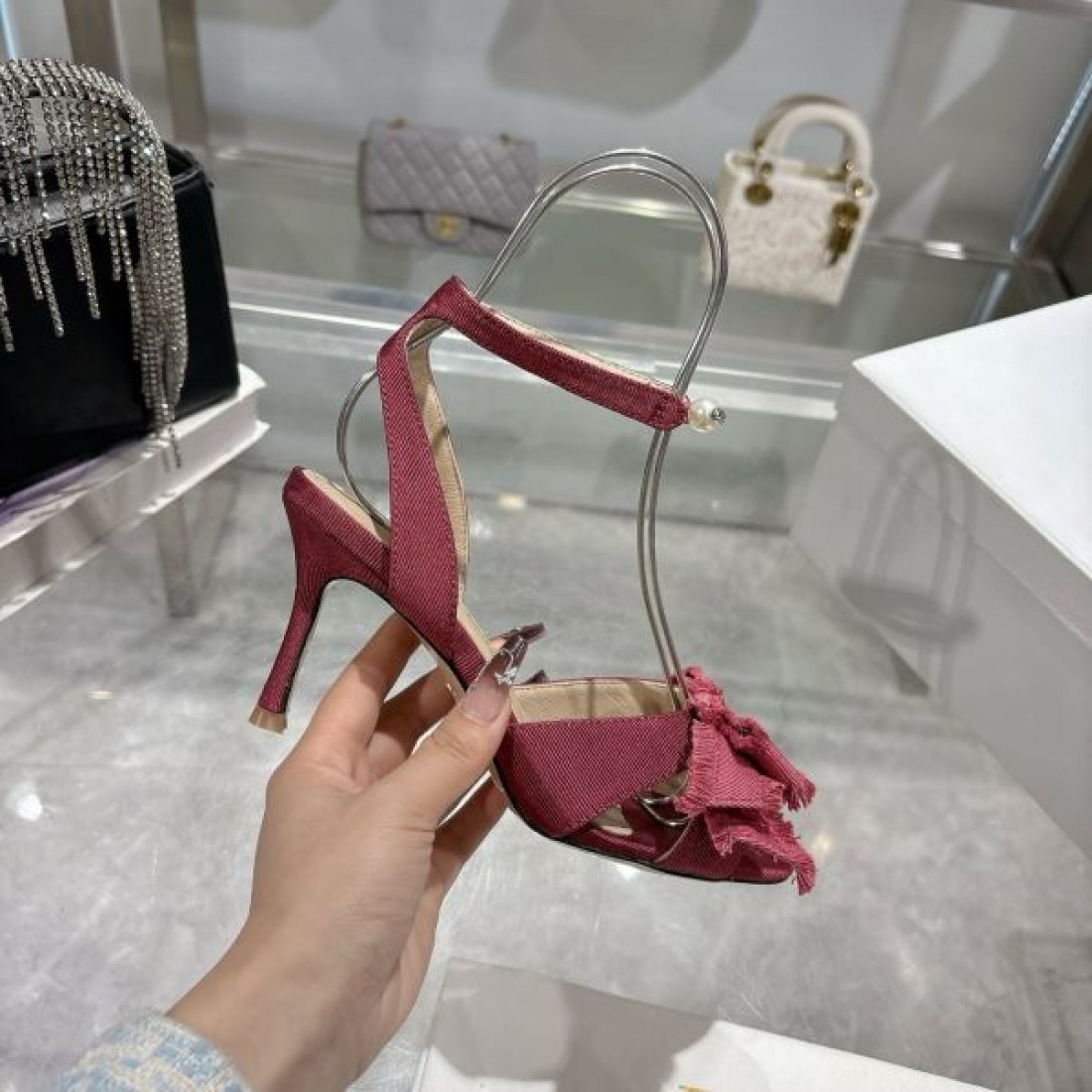 軽やかでナチュラルな印象 DIOR ディオール コピー サンダル 