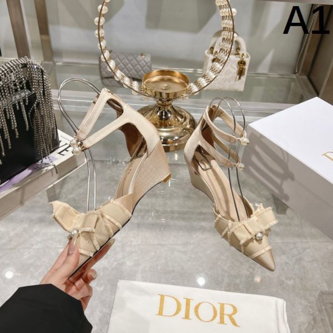 人気急上昇中のディオール コピー サンダル DIOR 注目アイテム