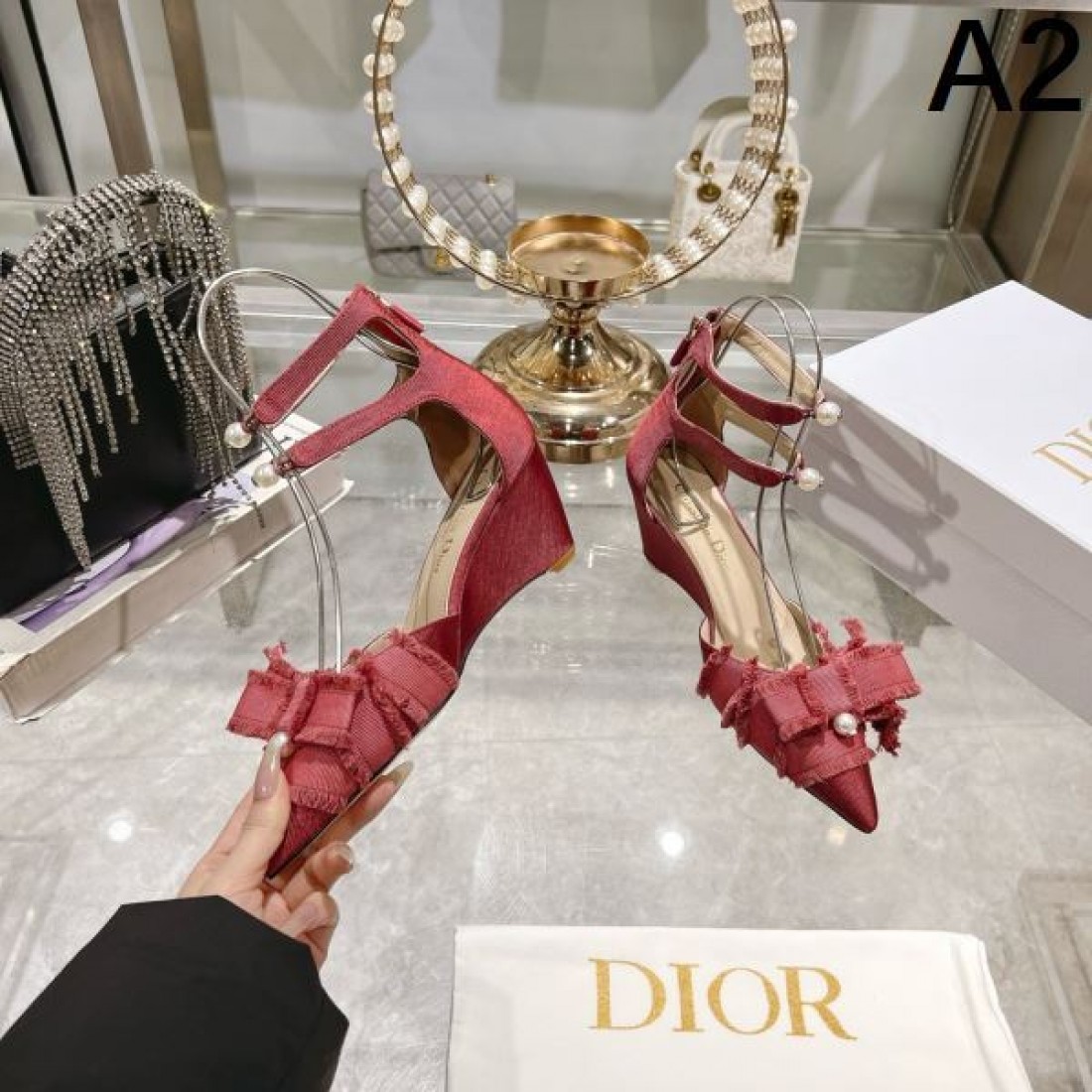 人気急上昇中のディオール コピー サンダル DIOR 注目アイテム
