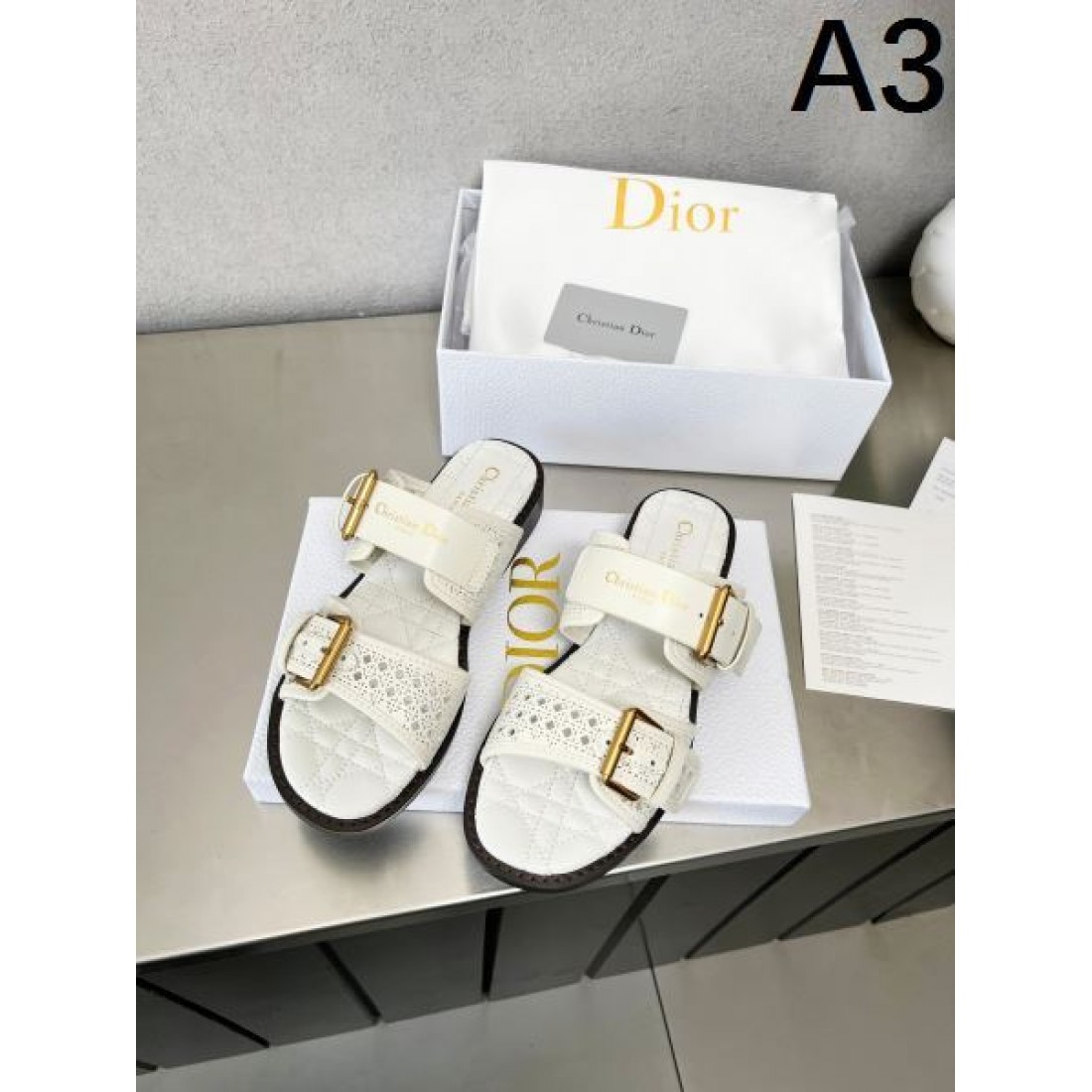 ディオール コピー サンダル DIORナチュラルで洗練された美しさ