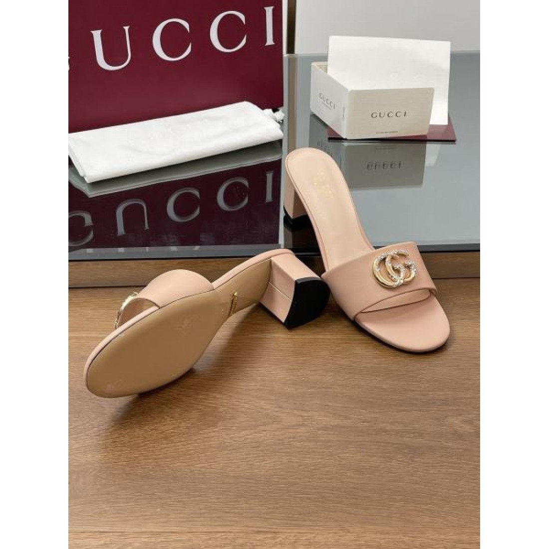 デイリー使いに実用性抜群 GUCCI グッチ コピー レディースサンダル スタイリッシュなスタイル