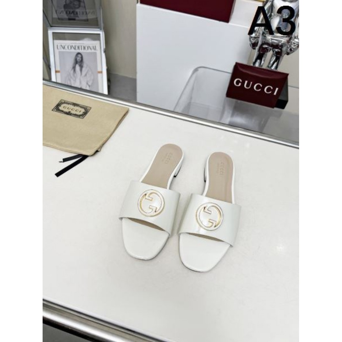 この夏を彩る GUCCI グッチ コピー レディースサンダル 引き続き注目のスタイル
