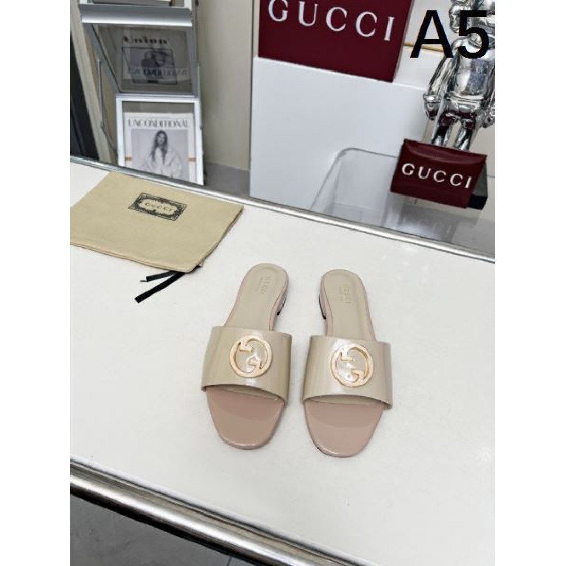 この夏を彩る GUCCI グッチ コピー レディースサンダル 引き続き注目のスタイル