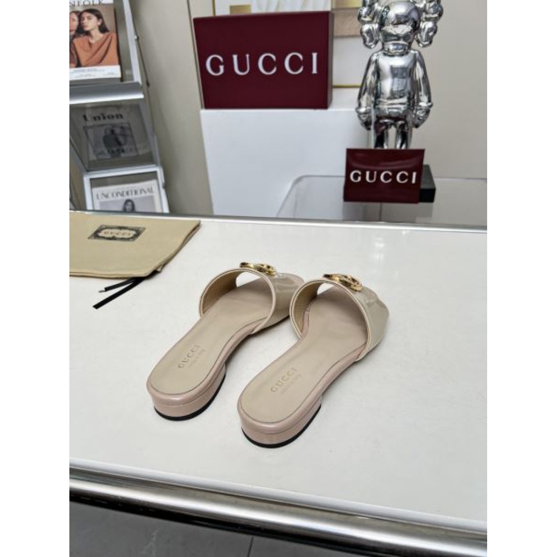 この夏を彩る GUCCI グッチ コピー レディースサンダル 引き続き注目のスタイル