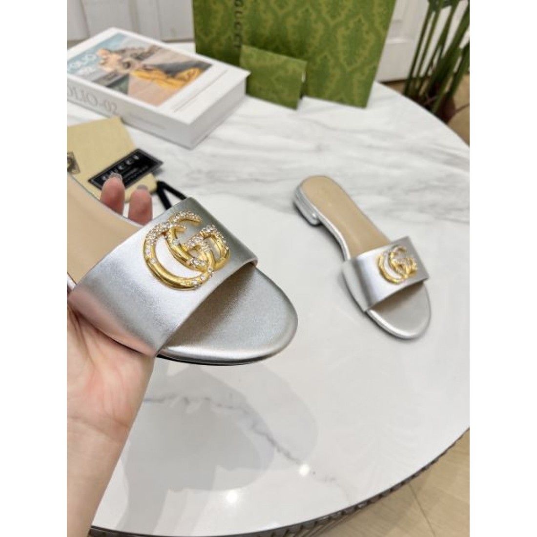 GUCCI 高機能でお洒落な グッチ コピー サンダル オシャレな