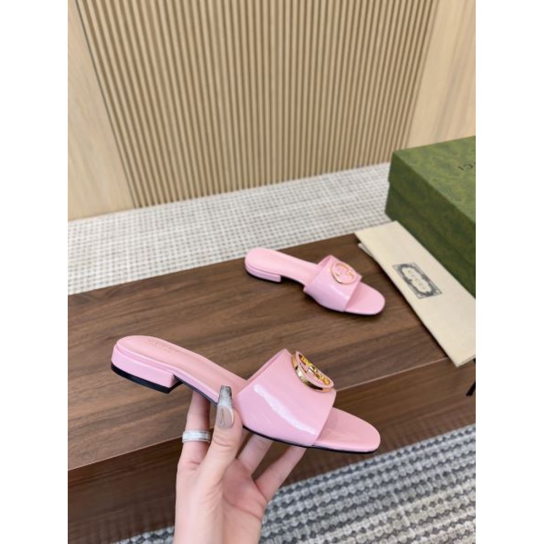 格別な存在感 GUCCI グッチ コピー レディースサンダル 春夏新作コレクション