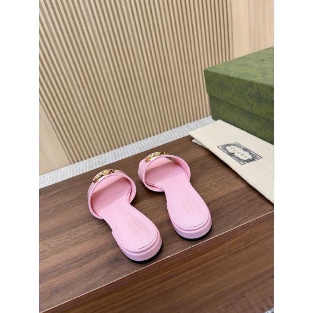 格別な存在感 GUCCI グッチ コピー レディースサンダル 春夏新作コレクション