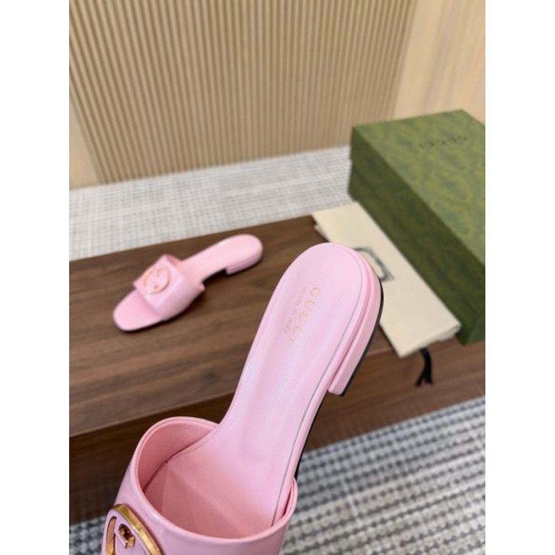 格別な存在感 GUCCI グッチ コピー レディースサンダル 春夏新作コレクション