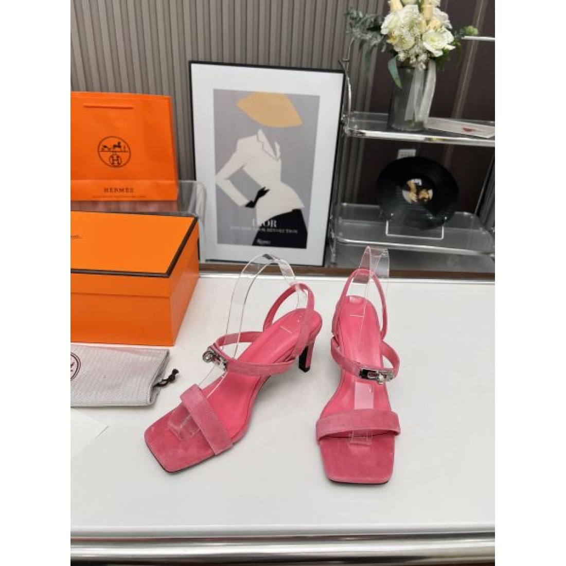 上質で存在感のあるエルメス コピー サンダル HERMES 贅沢な足元を演出