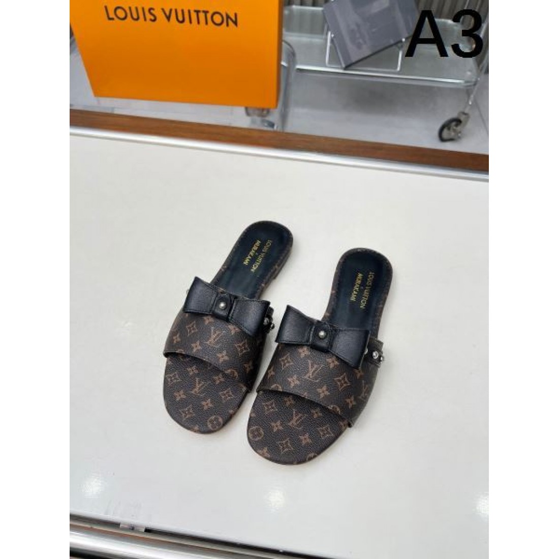 トレンド感満載のルイヴィトン コピー サンダル LOUIS VUITTONで華やかに
