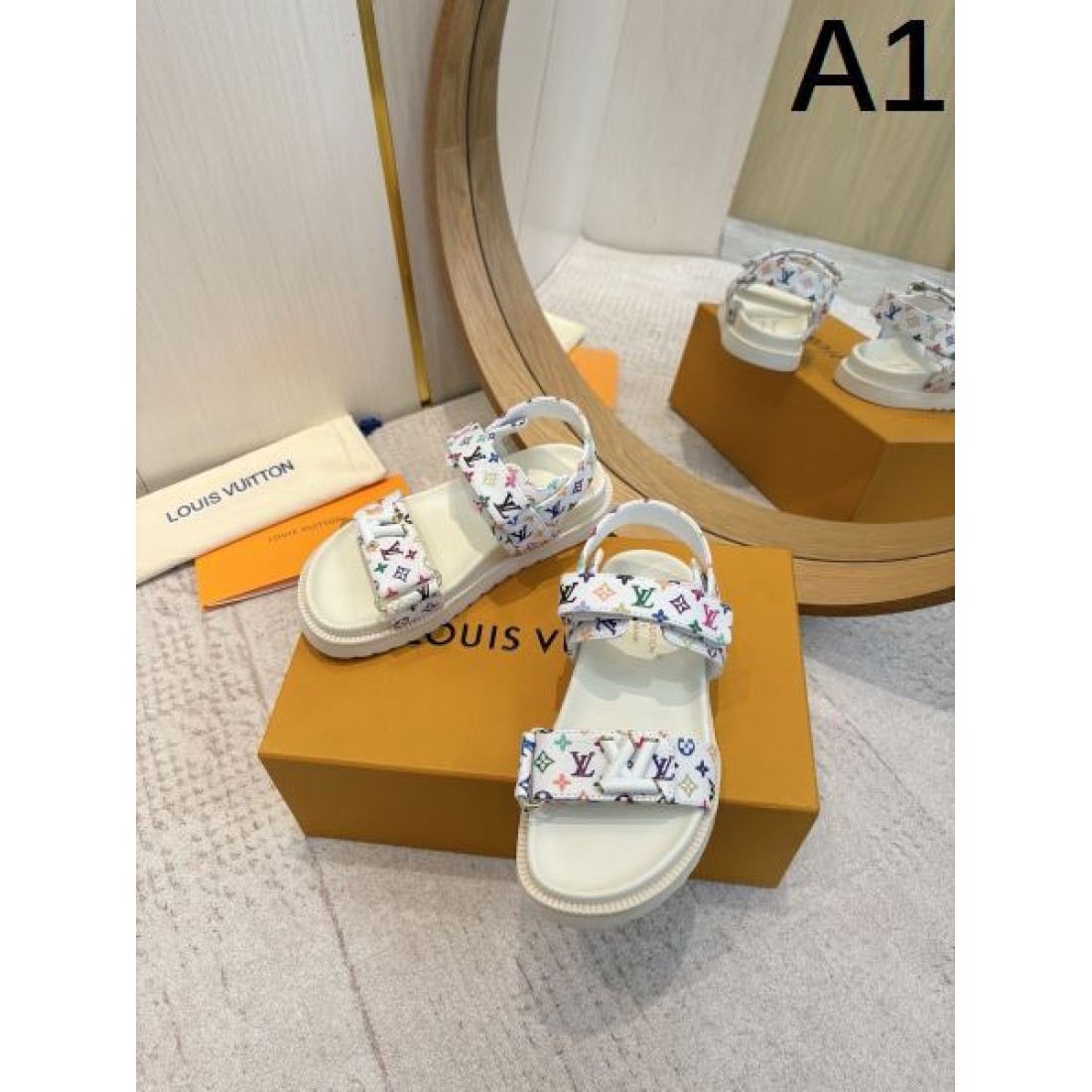 夏らしく上品な LOUIS VUITTON ルイヴィトン コピー サンダル