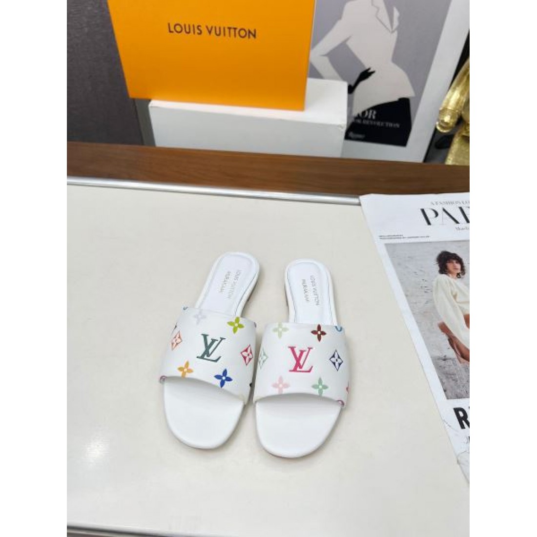 洗練された個性派デザイン LOUIS VUITTON コピー サンダル ルイヴィトンで差をつける