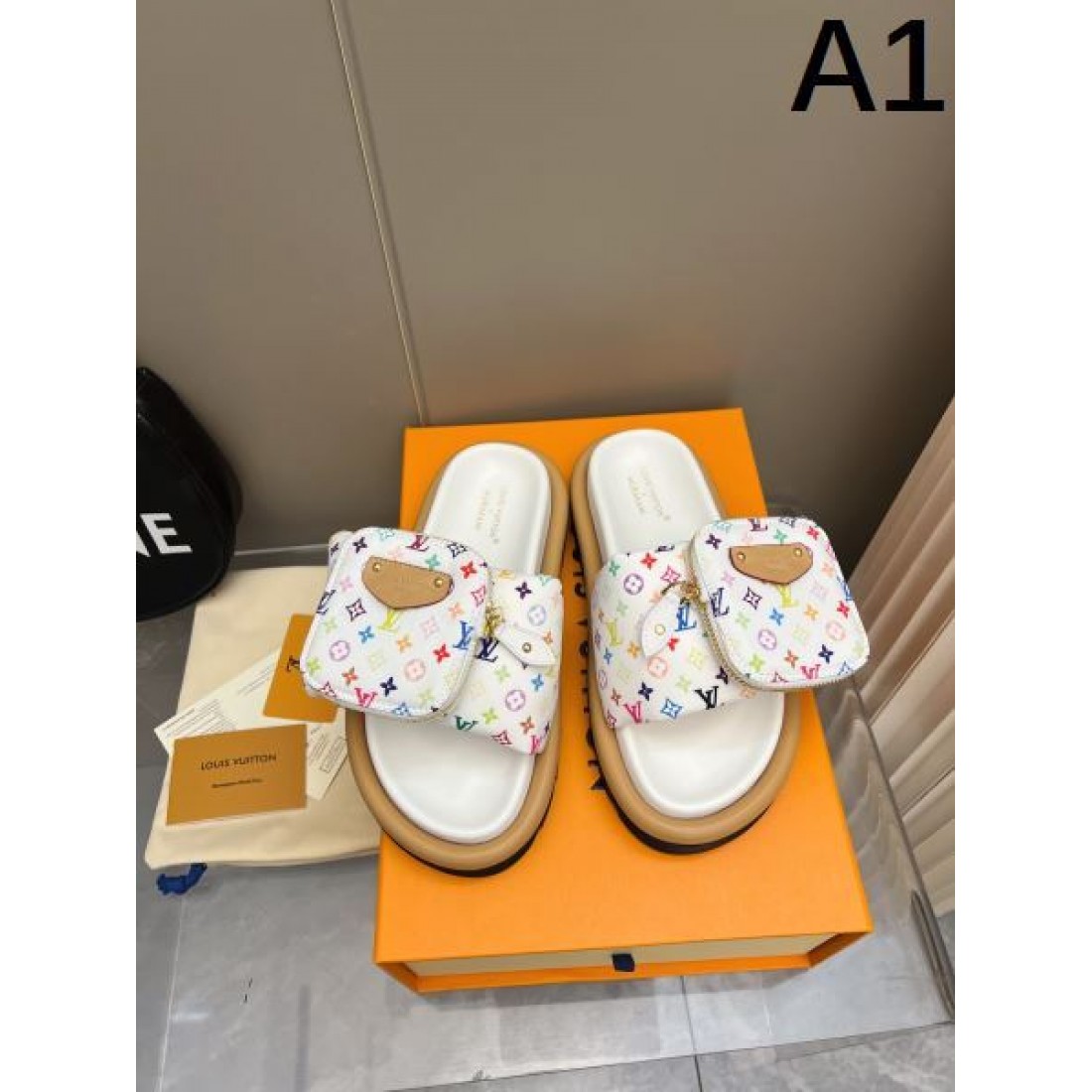 ルイヴィトン LOUIS VUITTON コピー サンダル トレンドを先取りした鮮やかな魅力